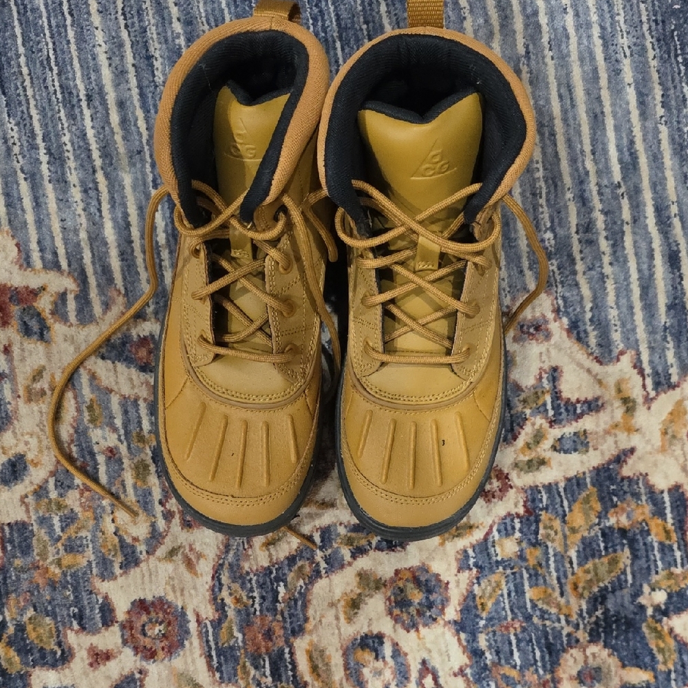 Nike Woodside Kids Tan Boots